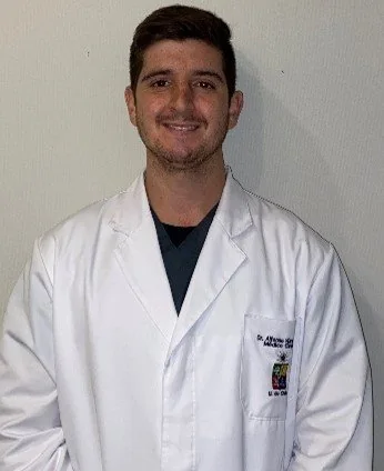 Dr. Alfonso Eugenio Warnken Gajardo, médico traumatólogo del Centro Médico Bestmed en Viña del Mar